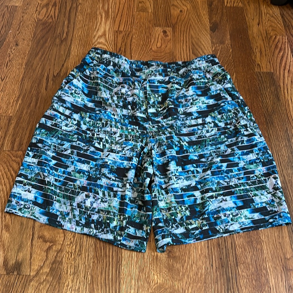 Lululemon Seawheeze lined Pace Breakers